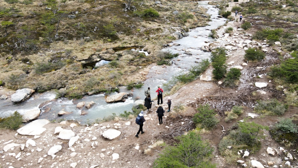 Bordeando el arroyo Esmeralda