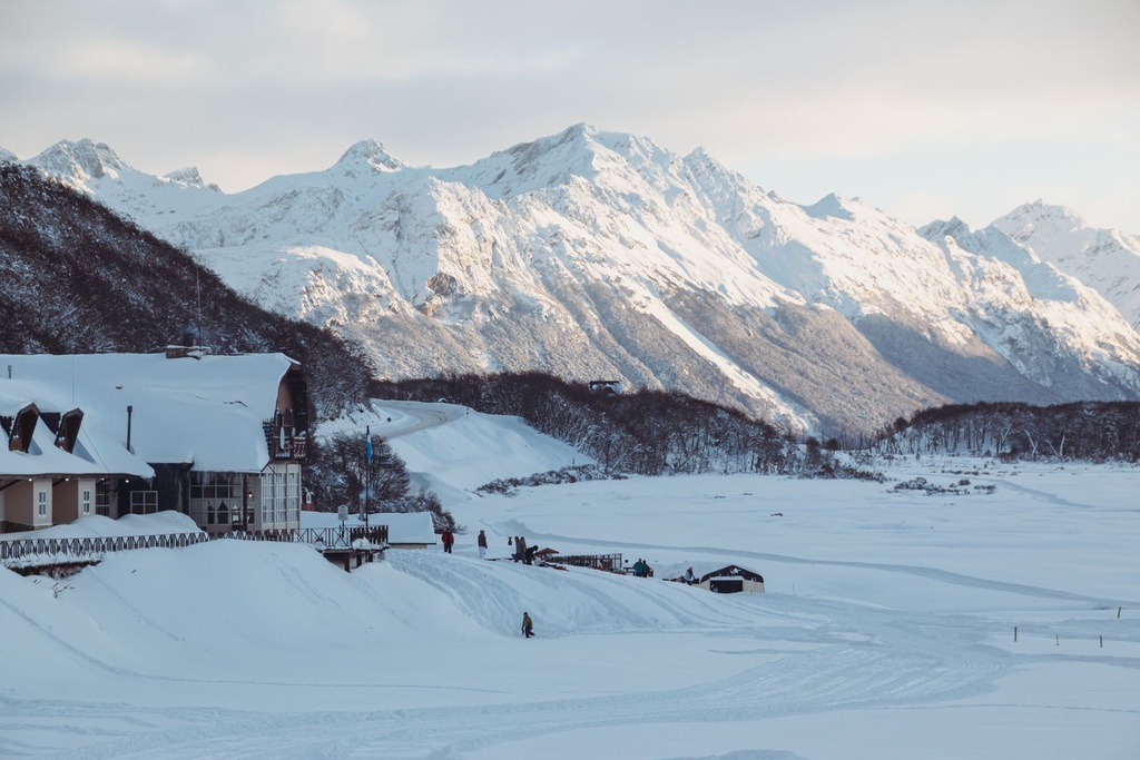 Explore Snow – Full Winter Adventure